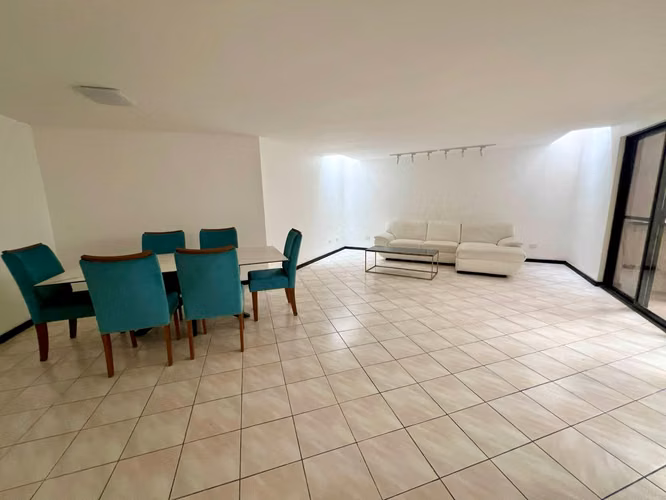 Casa amplia, 3 cuartos + servicio + sala TV, línea blanca, 3 parqueos, Escazú - Imagen 5