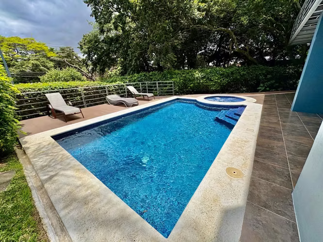 LOS LAURELES-ESCAZU! LUJOSO Y AMPLIO APARTAMENTO DE 260m2 / 3 HABITACIONES + SERVICIO - Imagen 16