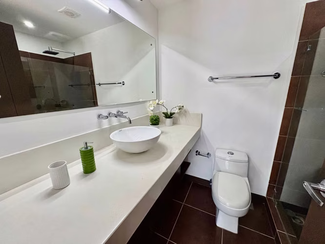 LOS LAURELES-ESCAZU! LUJOSO Y AMPLIO APARTAMENTO DE 260m2 / 3 HABITACIONES + SERVICIO - Imagen 10