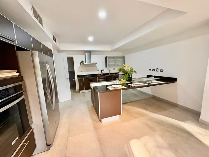 LOS LAURELES-ESCAZU! LUJOSO Y AMPLIO APARTAMENTO DE 260m2 / 3 HABITACIONES - Imagen 6