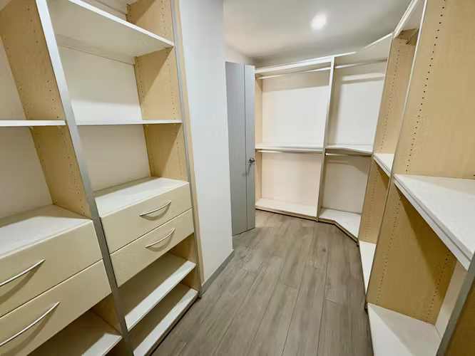 LOS LAURELES-ESCAZU! LUJOSO Y AMPLIO APARTAMENTO DE 260m2 / 3 HABITACIONES - Imagen 12