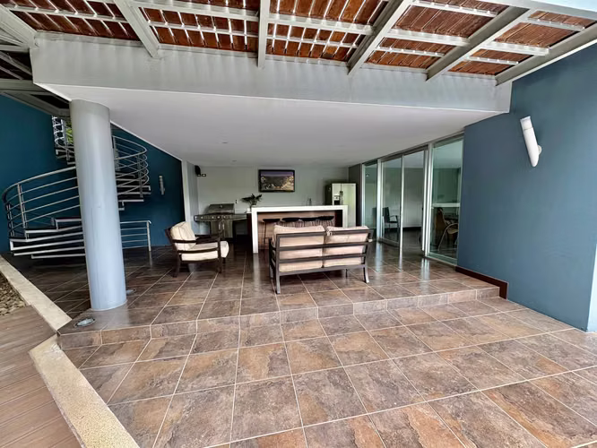 LOS LAURELES-ESCAZU! LUJOSO Y AMPLIO APARTAMENTO DE 260m2 / 3 HABITACIONES + SERVICIO - Imagen 13