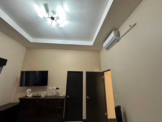 Alquiler de casa esquinera en condominio Santa Ana Hills con muebles - Imagen 18