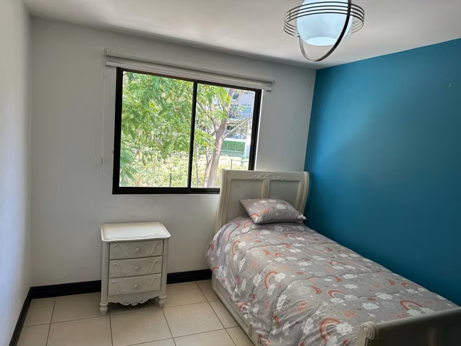 Alquiler de casa esquinera en condominio Santa Ana Hills con muebles - Imagen 5