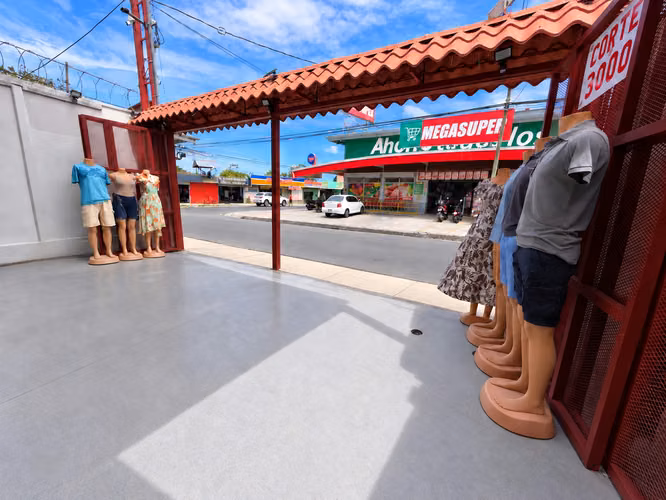 Propiedad comercial en venta en Liberia | 6 locales y 2 apartamentos  - Imagen 5