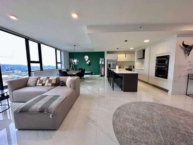 FOR SALE SPECTACULAR PENTHOUSE WITH AMAZING VIEWS FOR INVESTMENT