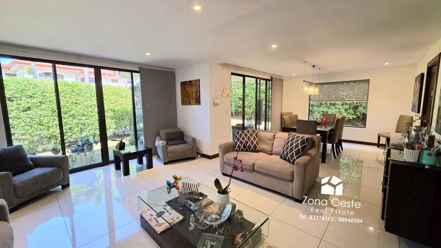 House for sale in exclusive Vía Nova condominium, Pozos de Santa Ana