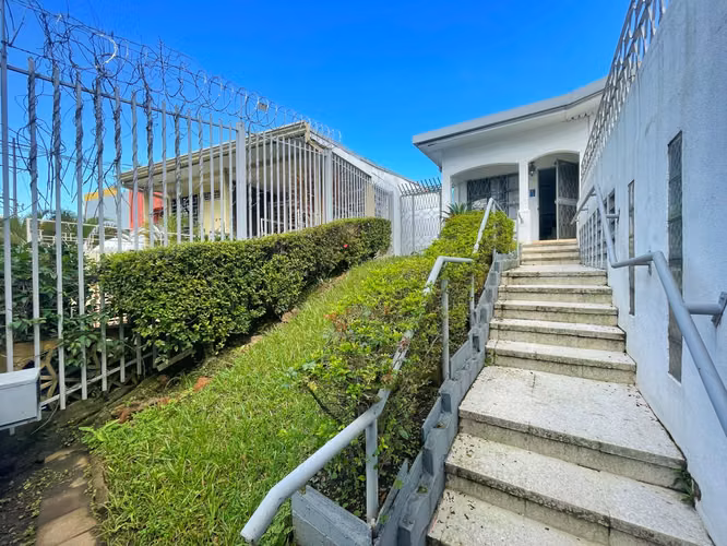 Se vende solo terreno, uso mixto en Barrio La Pitahaya! P426