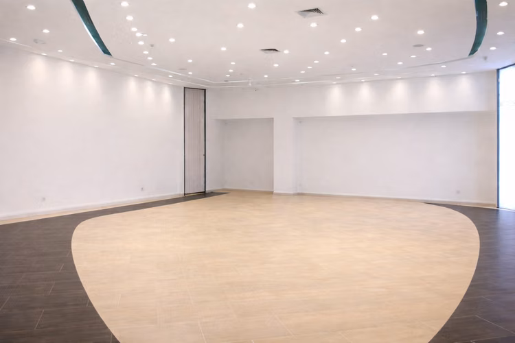 SE VENDE LOCAL COMERCIAL EN EL PASEO DE LAS FLORES.