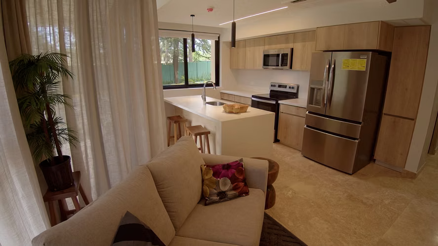 Condominio de 2 habitaciones con vista al océano y a la montaña - Imagen 11