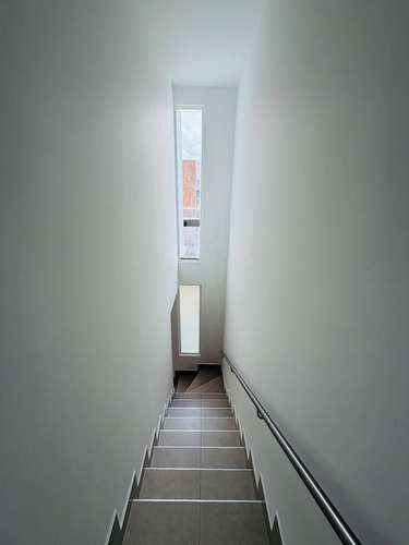 Oportunidad town house Santa Ana Village 2 habs grandes 2.5 baños 2 parqueos línea blanca - Imagen 4