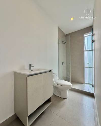 Oportunidad town house Santa Ana Village 2 habs grandes 2.5 baños 2 parqueos línea blanca - Imagen 9