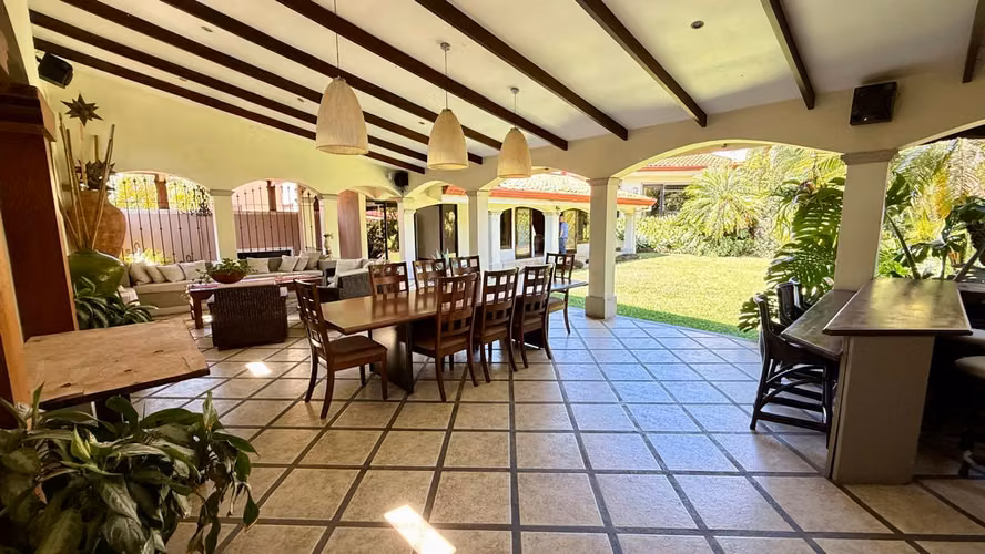 Venta Casa Heredia Ciudad Cariari | Amplio Jardín y Garaje para 4 Vehículos - Imagen 17
