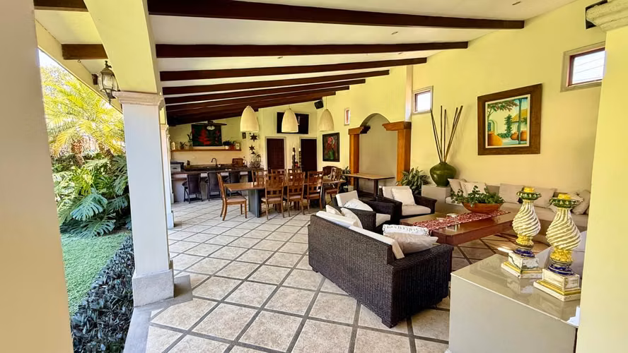Venta Casa Heredia Ciudad Cariari | Amplio Jardín y Garaje para 4 Vehículos - Imagen 18