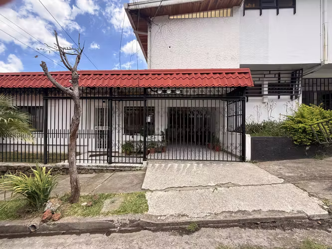 Propiedad de Inversión en La Sabana | 3 Apartamentos Rentables