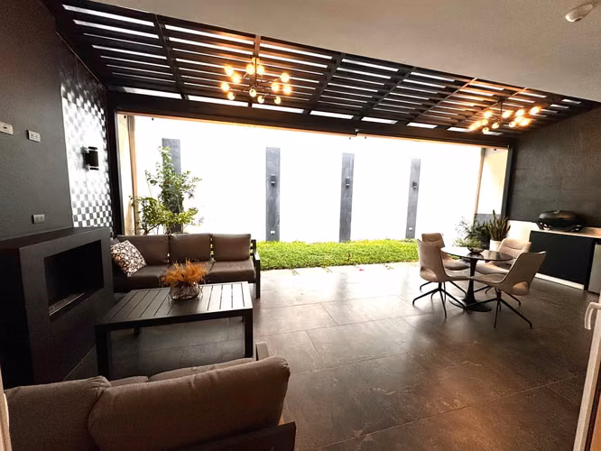CONDOMINIO NUEVO EN GUACHIPELIN - Imagen 3