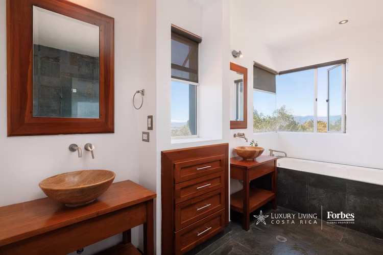 21310-Casa amplia de 4 habitaciones con vistas panorámicas, Guachipelín - Imagen 19