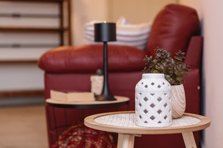 Apartamento amueblado en condominio Núcleo Sabana/ Piso alto/ Linda vista