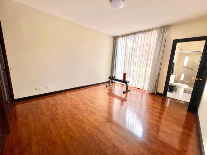 Condo de 3 cuartos + servicio en Jaboncillos 317m², excelente vista, casa club - Imagen 13