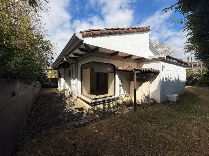 Venta de casa en condominio en Piedades de Santa Ana - Imagen 5