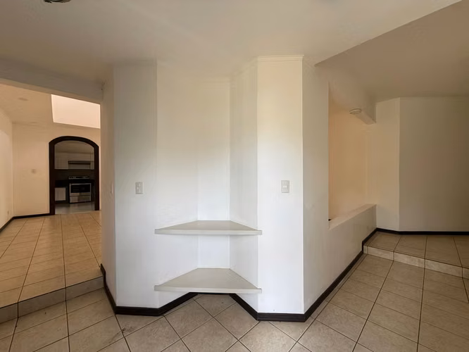 Venta de casa en condominio en Piedades de Santa Ana - Imagen 16