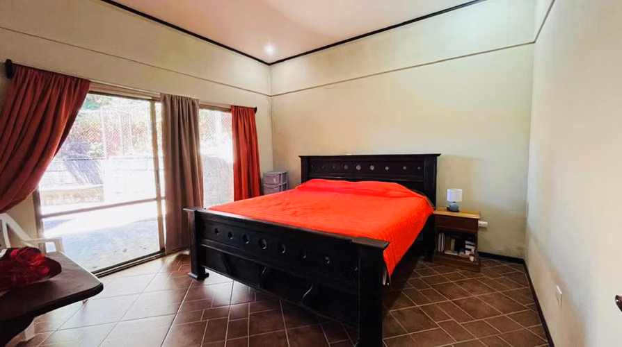 CASA EN VENTA CON AMPLIO TERRERO, ALAJUELA, POAS, SAN RAFAEL