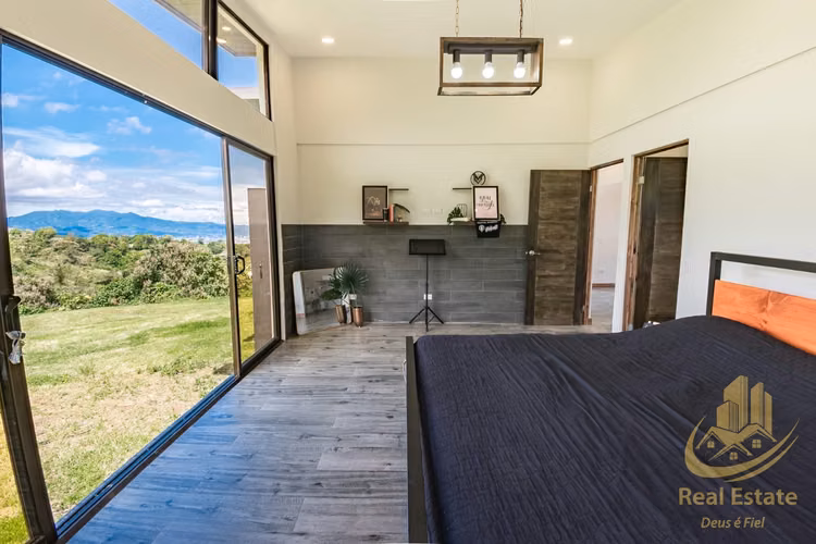 Venta de Hermosa Casa en Coronado, San José | 5 habitaciones - 2.5 baños - Imagen 6