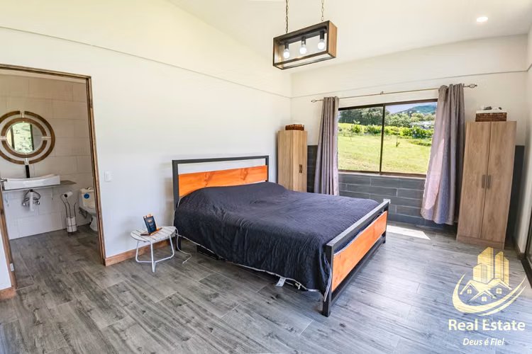 Venta de Hermosa Casa en Coronado, San José | 5 habitaciones - 2.5 baños - Imagen 7