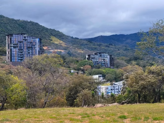 Terreno en Venta – Altos de Las Palomas, Santa Ana