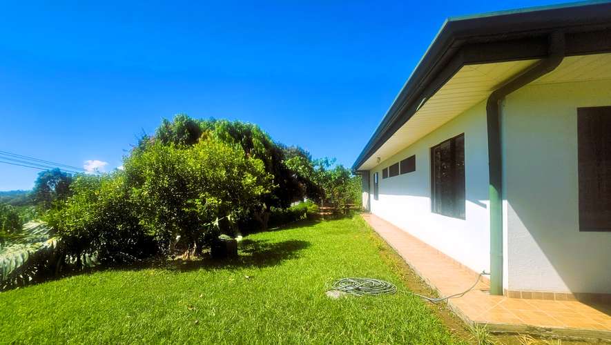 Venta de Propiedad con Casa de 272 m2 y Terreno de 2000 m2 para Desarrollo o Quinta - Imagen 10
