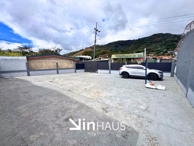 Casa con lote de 969 m2 de uso mixto en Patarrá, Desamparados -EU