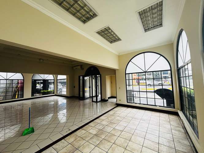 Local comercial Curridabat 206m2 plaza comercial parqueo seguridad - Imagen 5