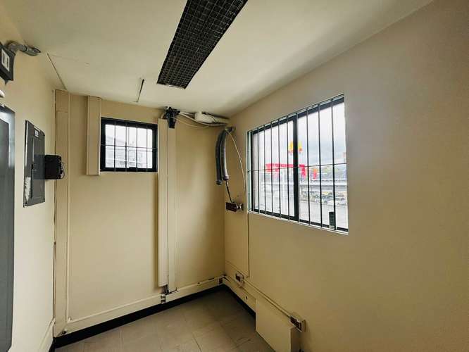 Local comercial Curridabat 206m2 plaza comercial parqueo seguridad - Imagen 13