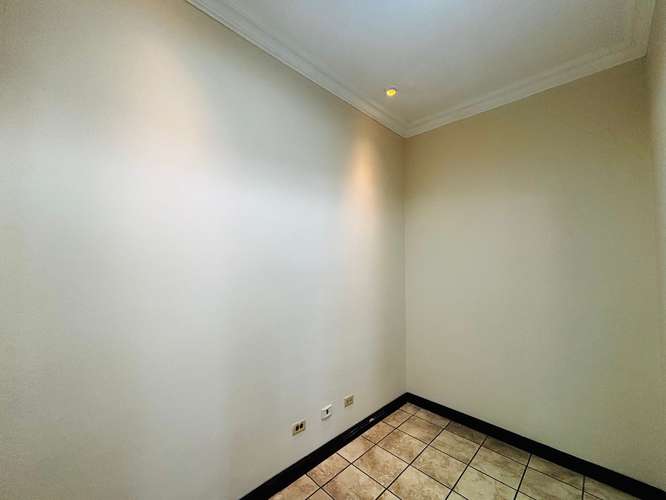 Local comercial Curridabat 206m2 plaza comercial parqueo seguridad - Imagen 10
