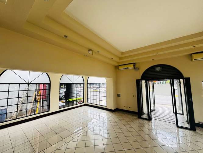 Local comercial Curridabat 206m2 plaza comercial parqueo seguridad - Imagen 7