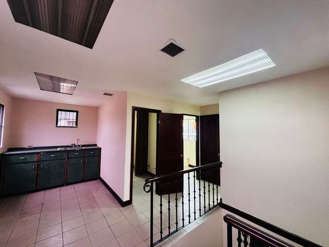 Local comercial Curridabat 206m2 plaza comercial parqueo seguridad - Imagen 15