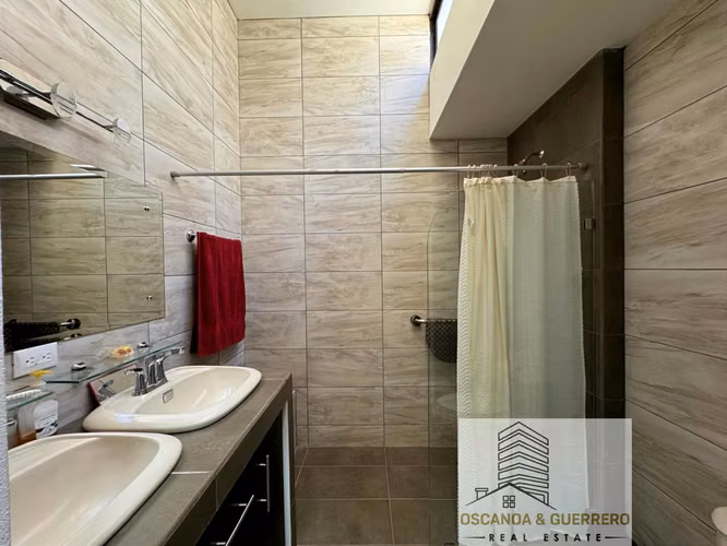 Venta de Casa Amueblada en Grecia, Condominio