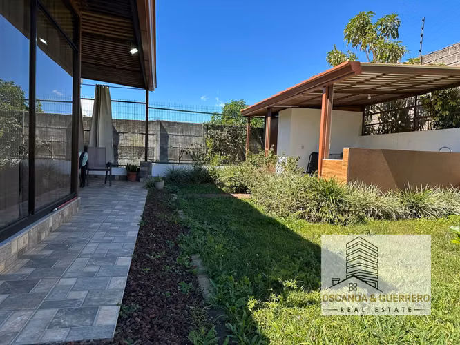 Venta de Casa Amueblada en Grecia, Condominio