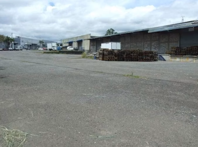 Venta de amplia bodega en La Uruca