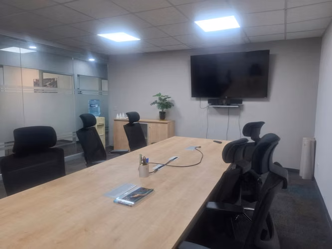 Vendo oficina para inversión, muy buena oportunidad y excelente inquilino en La Sabana.
