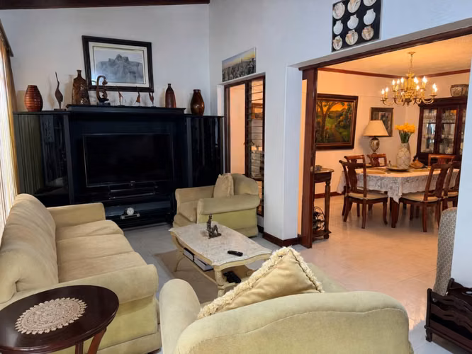 Venta de casa en condominio en la Uruca
