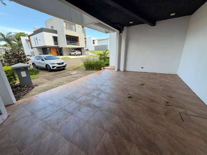 Casa moderna de 2 años con vista a las montañas – Condominio Rialto, Montes de Oca - Imagen 9