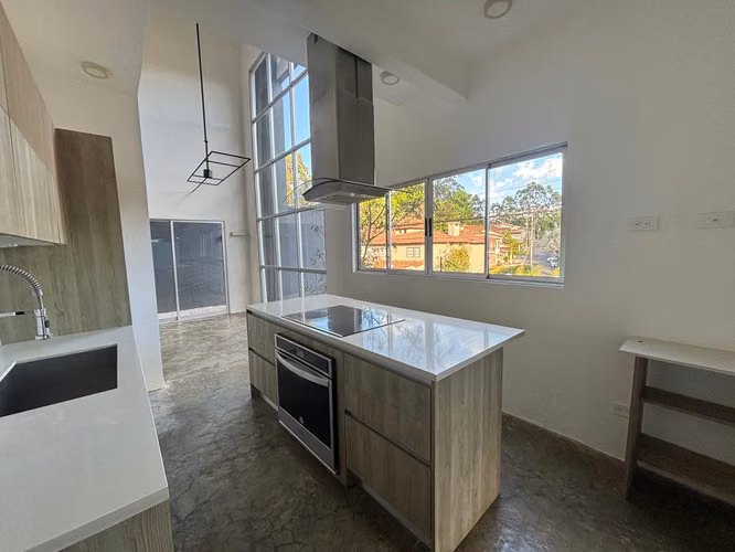 Se Vende Amplia Casa en Condominio Rialto 