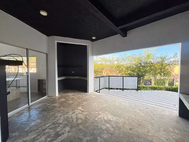  Se Vende Amplia Casa en Condominio Rialto 