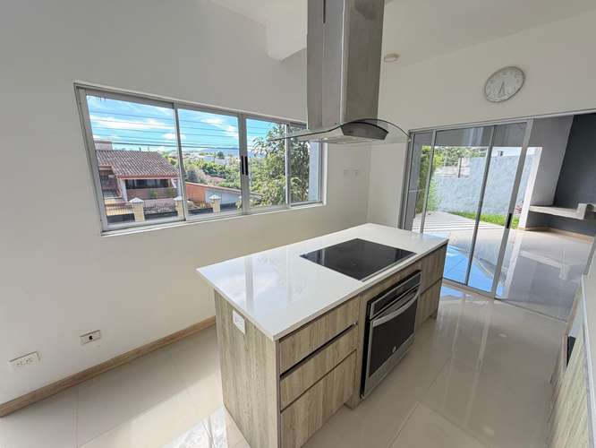 Casa moderna de 2 años con vista a las montañas – Condominio Rialto, Montes de Oca - Imagen 2