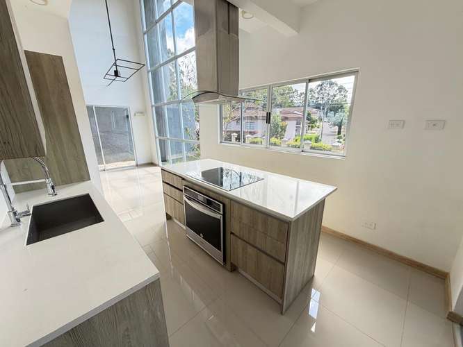 Casa moderna de 2 años con vista a las montañas – Condominio Rialto, Montes de Oca - Imagen 3