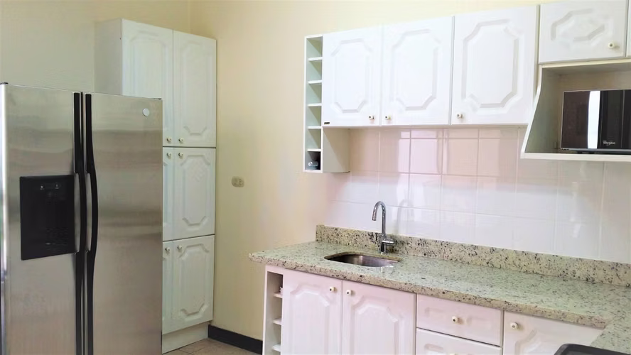 CASA EN ESCAZU CON MUEBLES - Imagen 16
