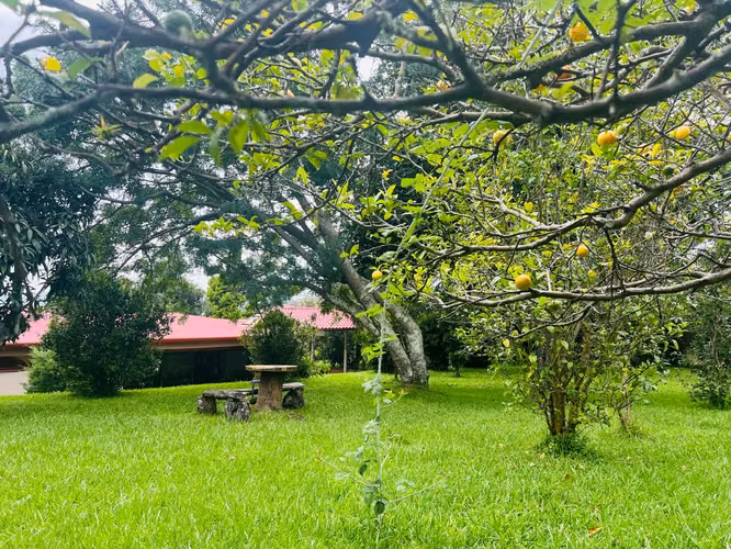 Venta de Casa con lote amplio y vista en San Rafael de Heredia