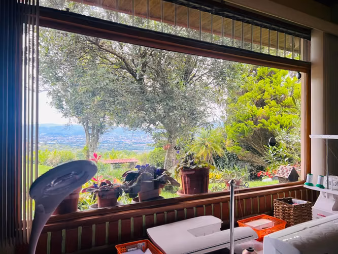 Venta de Casa con lote amplio y vista en San Rafael de Heredia