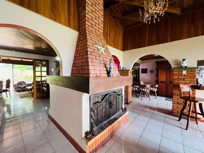 Venta de Casa con lote amplio y vista en San Rafael de Heredia - Imagen 6
